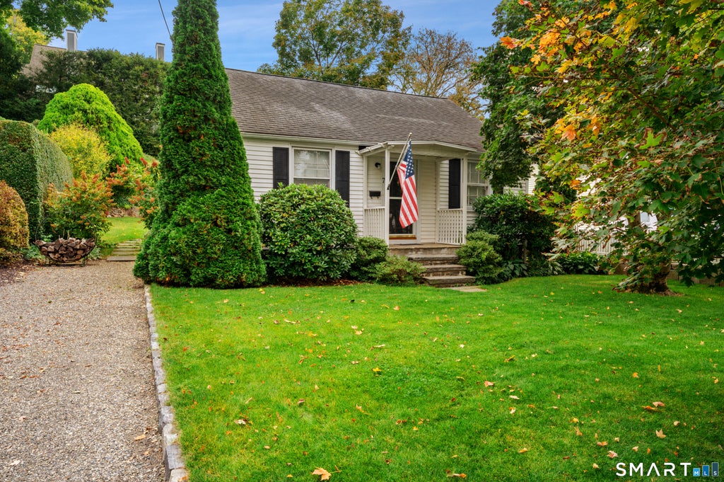 Photo of 7 Idlewild Manor, Greenwich, CT 06830 (MLS # 24213728)
