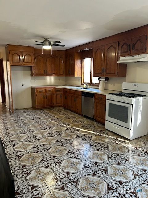 Tiny photo for 122 Cornfield Road, Milford, CT 06461 (MLS # 24144570)