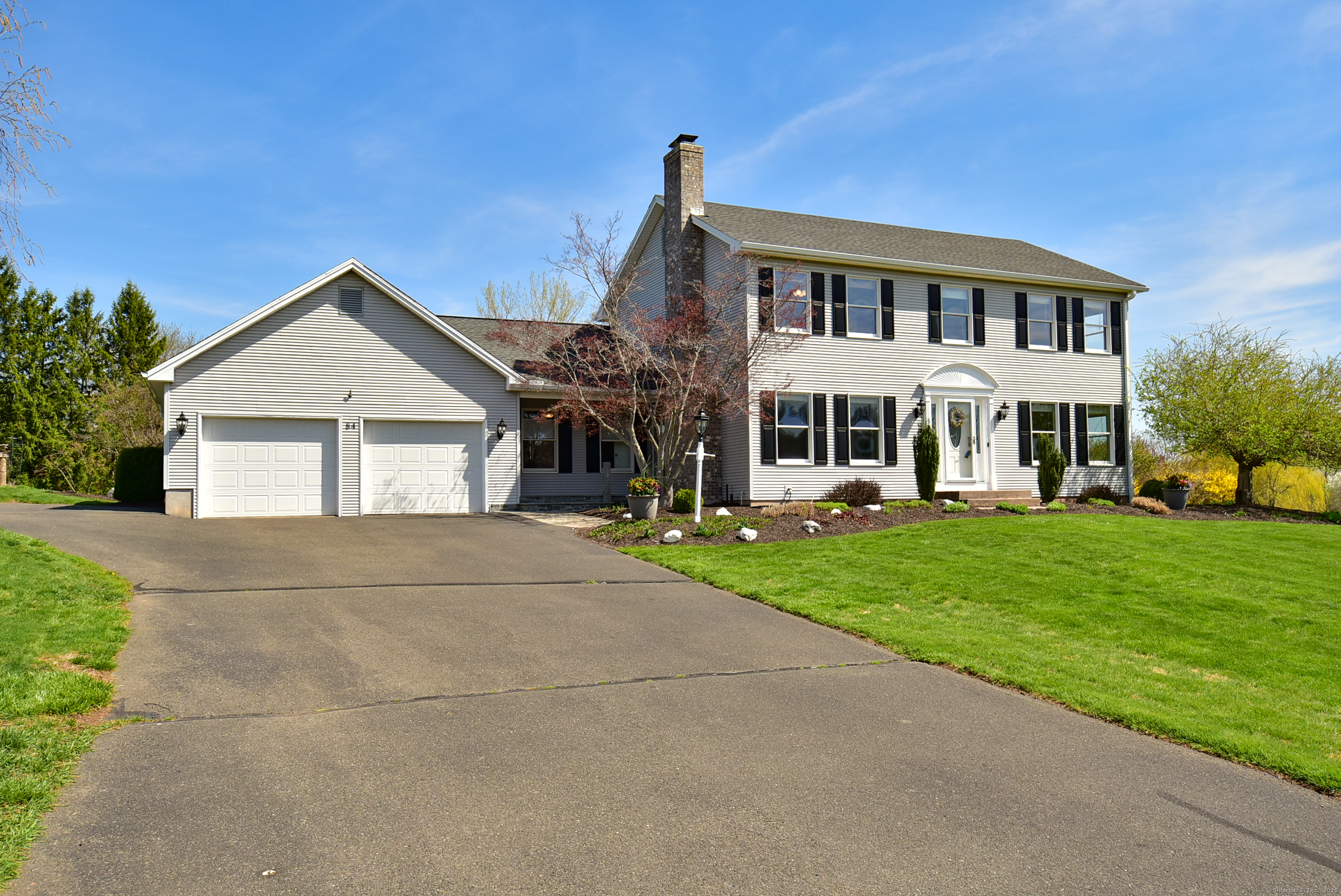Property for Sale at Wren Drive, Suffield, Connecticut - Bedrooms: 4 
Bathrooms: 4 
Rooms: 8  - $599,900