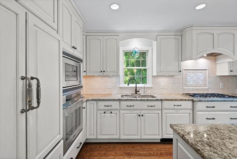 3 Colonial Drive Clinton CT 06413