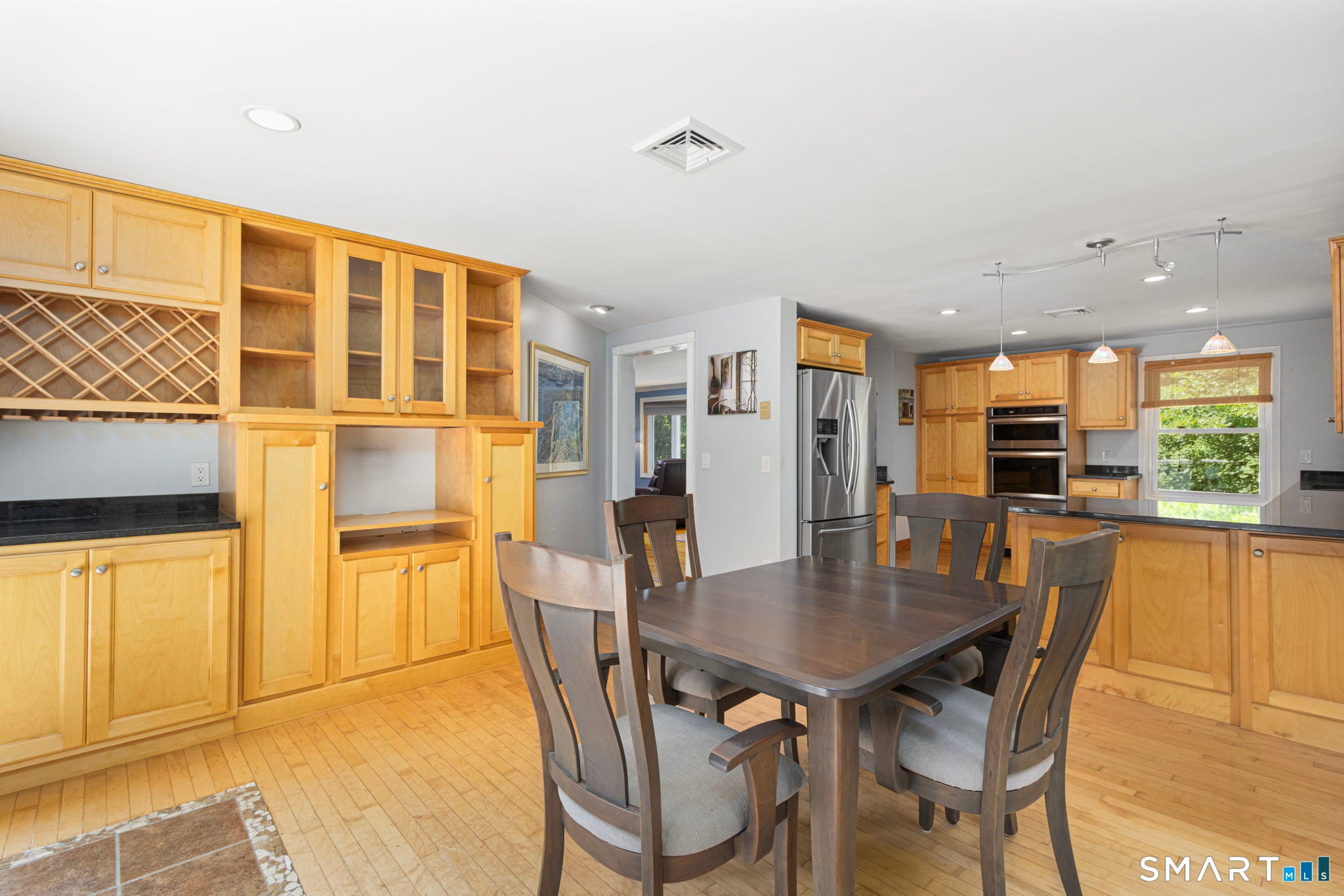 106 North Wawecus Hill Road