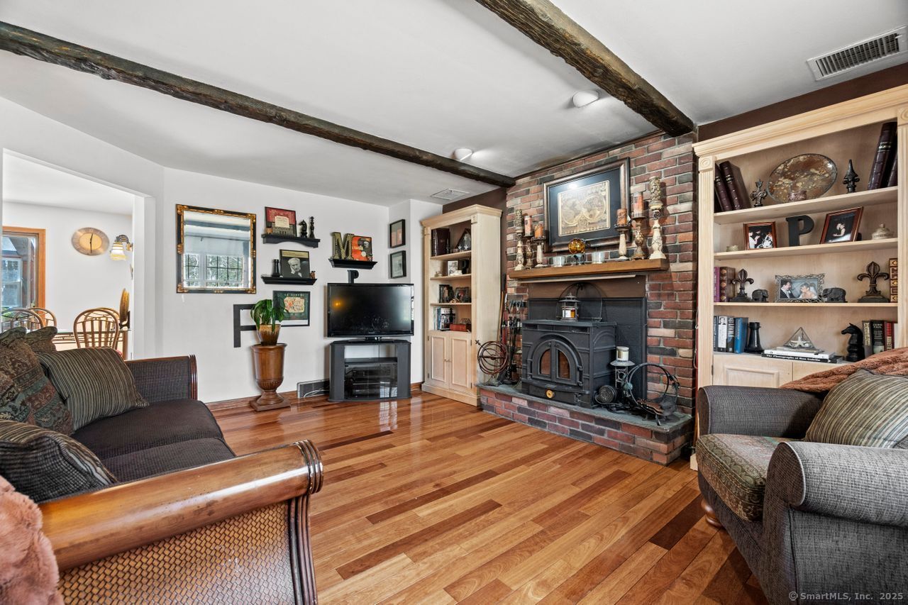 32 Forest Glen Drive, Woodbridge, Connecticut image 13