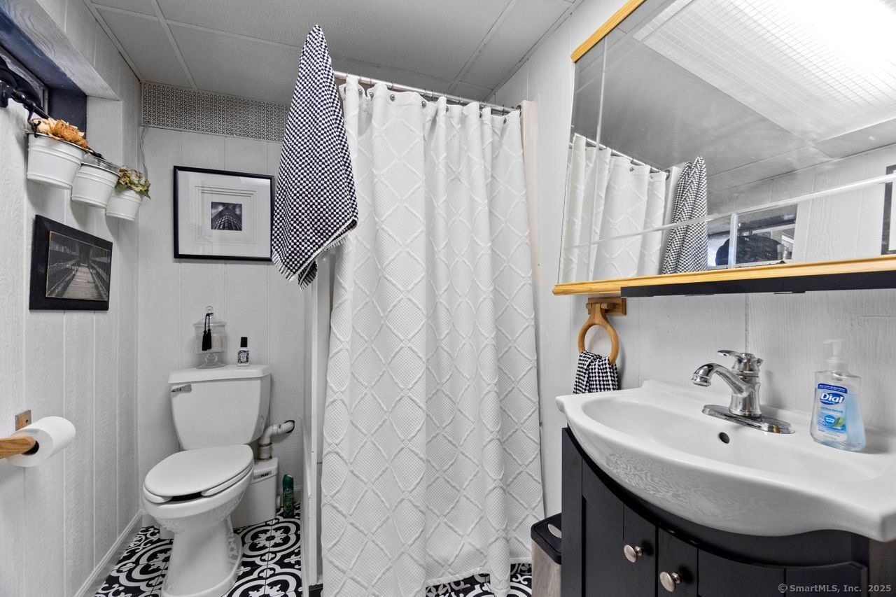 32 Forest Glen Drive, Woodbridge, Connecticut image 30