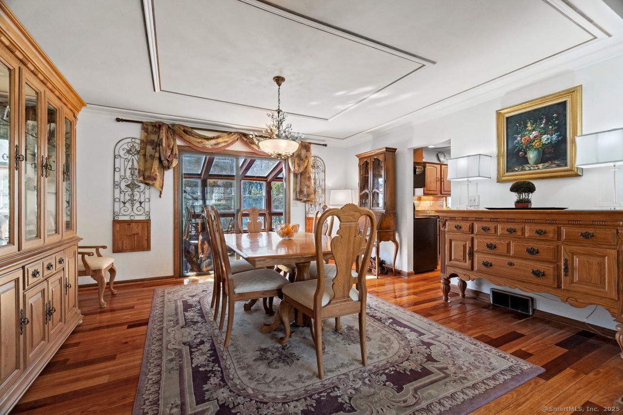 32 Forest Glen Drive, Woodbridge, Connecticut image 5