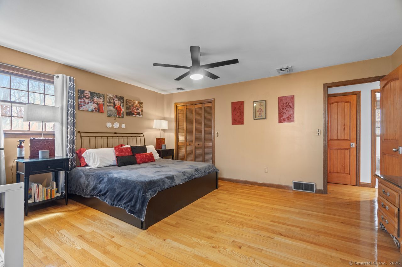 32 Forest Glen Drive, Woodbridge, Connecticut image 21