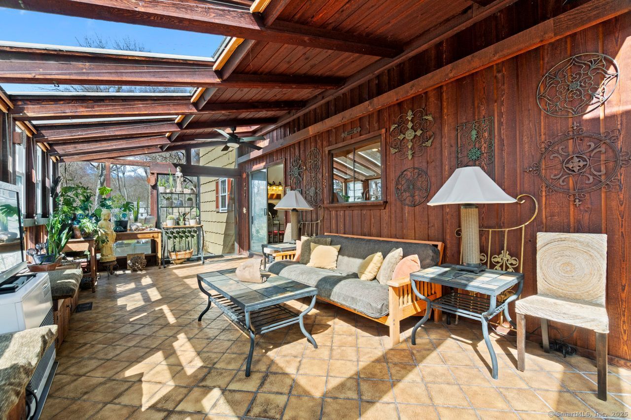 32 Forest Glen Drive, Woodbridge, Connecticut image 14