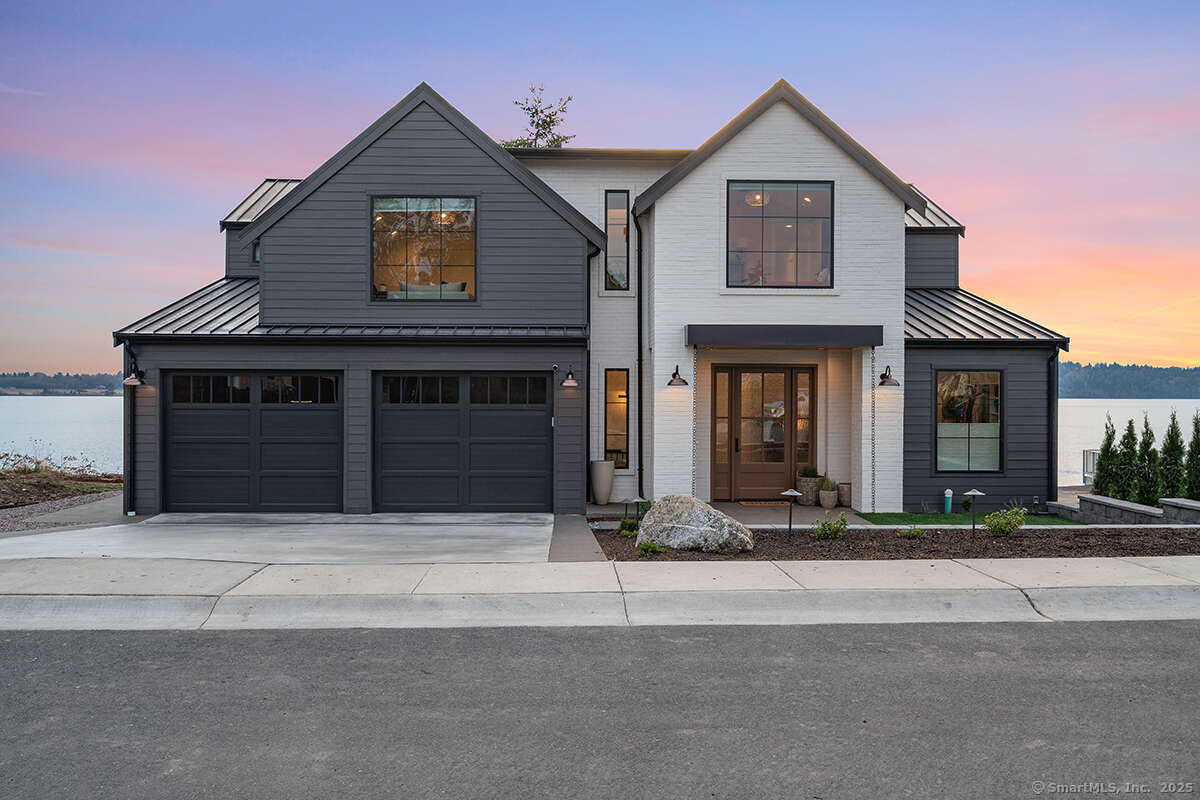 Property for Sale at S Lake Shore Drive, Brookfield, Connecticut - Bedrooms: 4 
Bathrooms: 4 
Rooms: 8  - $3,495,000