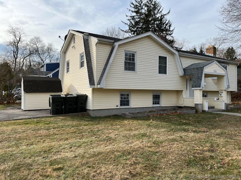 Property for Sale at Parkway North, New London, Connecticut - Bedrooms: 5 
Bathrooms: 4 
Rooms: 7  - $485,000