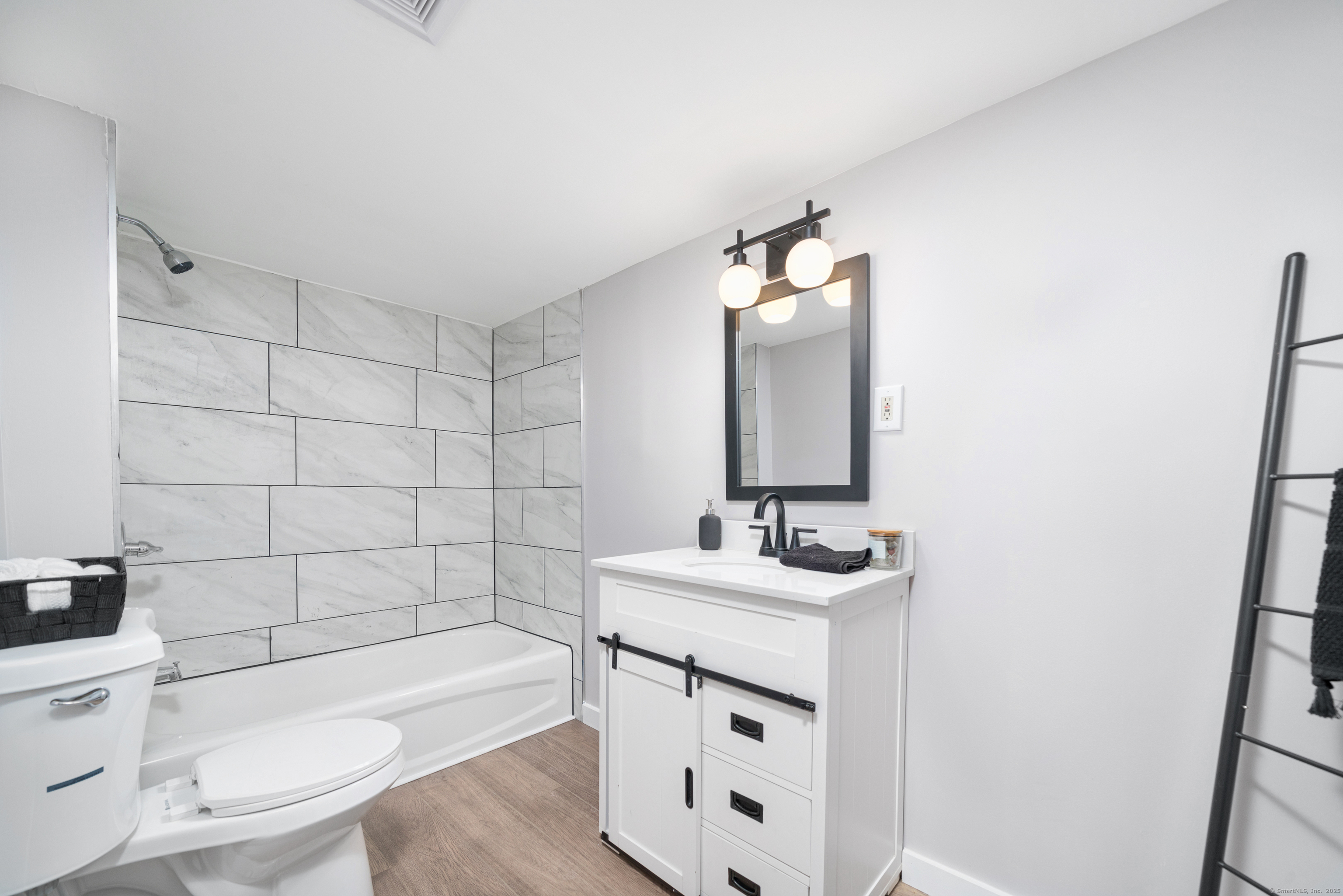 11 Dickerman Avenue, Windsor Locks, Connecticut image 14