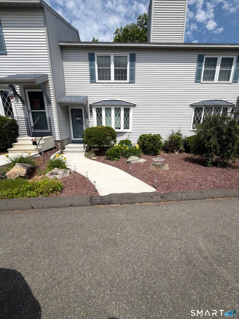 Condo For Rent - 20 Wolf Hill Road #2G<br/> New Haven County, Wolcott, CT 06716