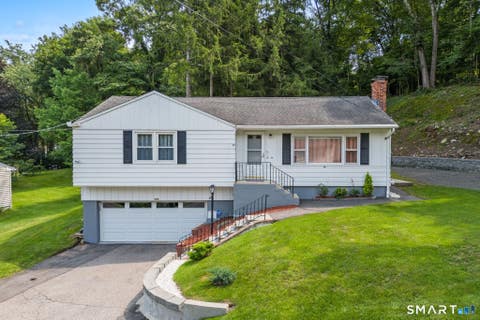Photo of 111 Juniper Ridge Drive, Waterbury, CT 06708 (MLS # 24195602)