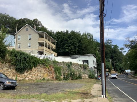 Multifamily For Sale - 105 Camptown Avenue<br/> Derby, CT 06418