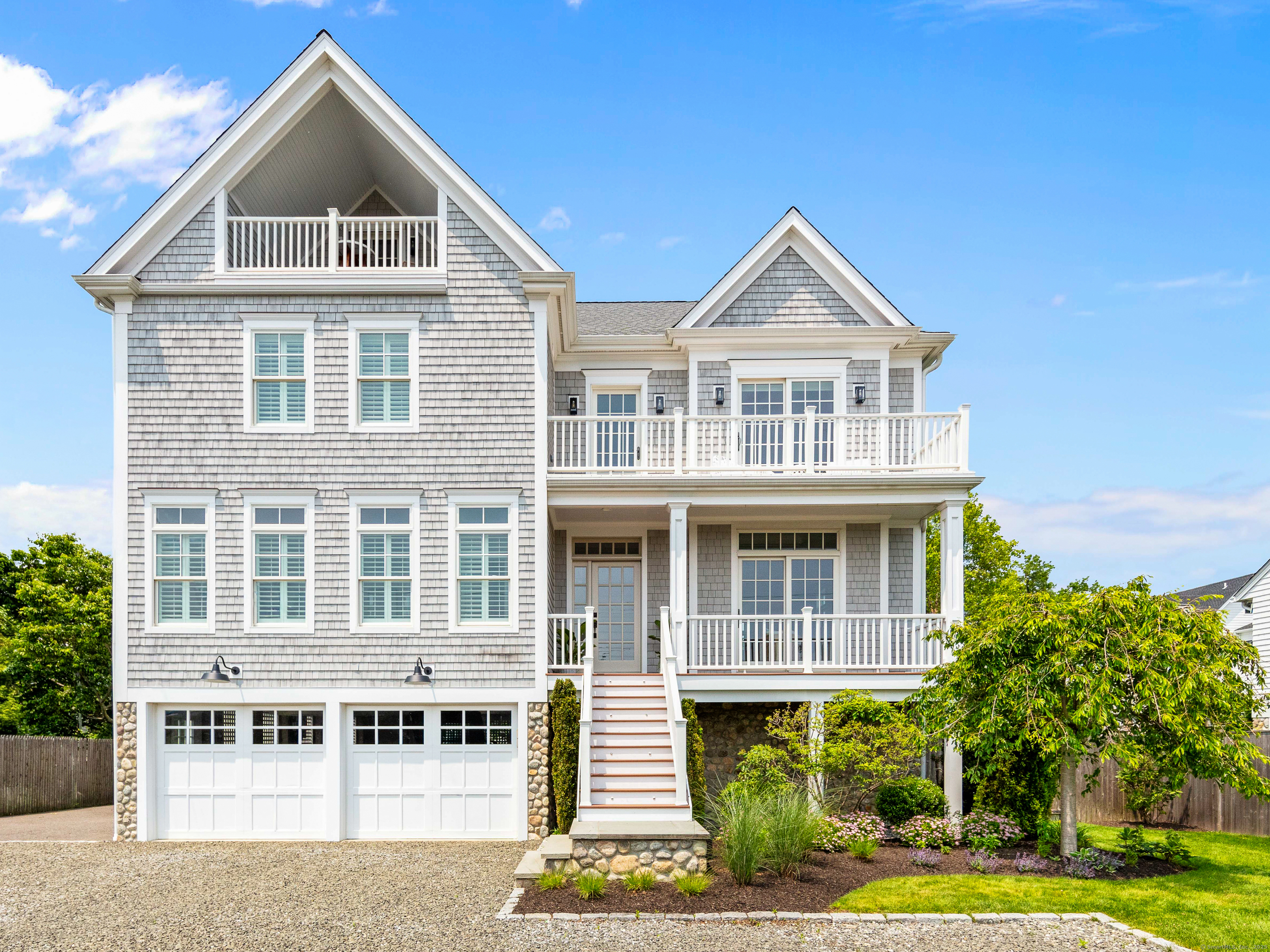 Fairfield Beach Road, Fairfield, Connecticut - 4 Bedrooms  
4 Bathrooms  
10 Rooms - 