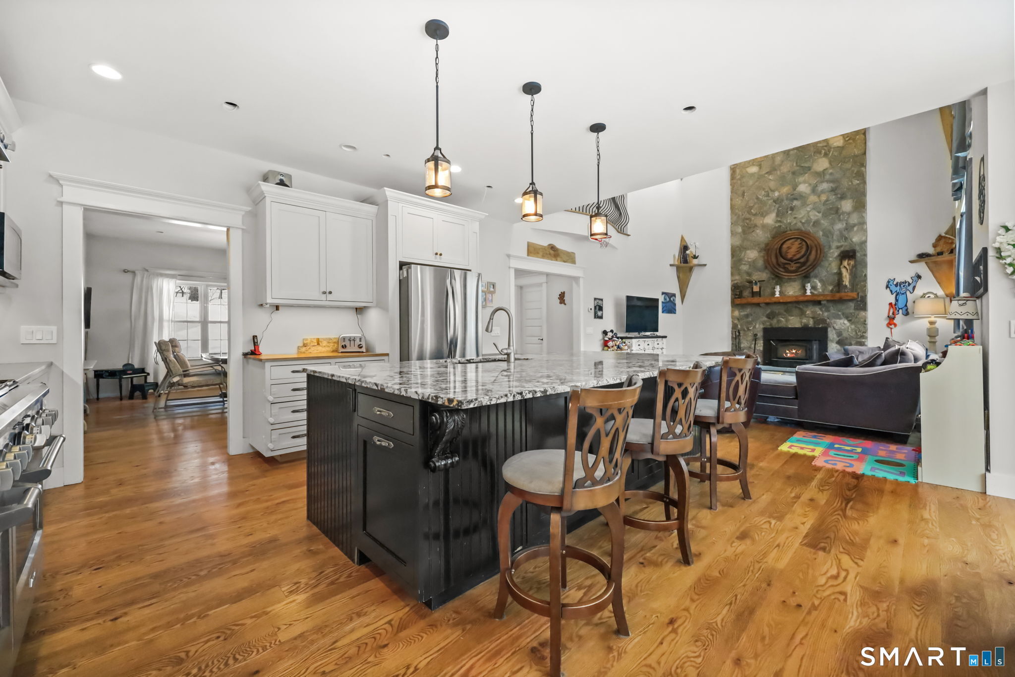 14 Laurelwood Drive