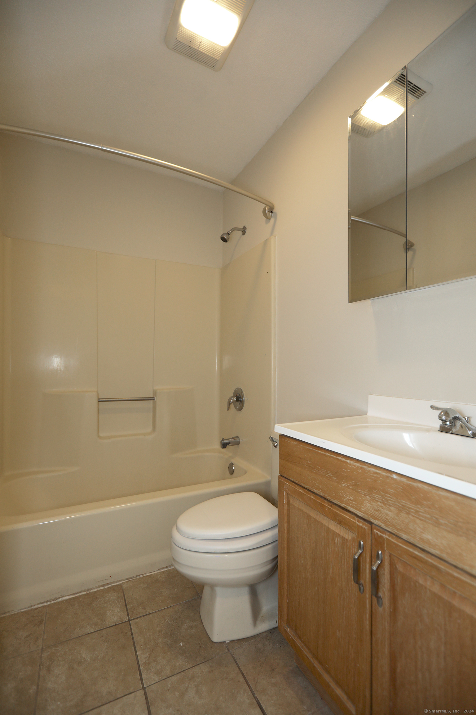 2 Concorde Way #B1, Windsor Locks, Connecticut image 3