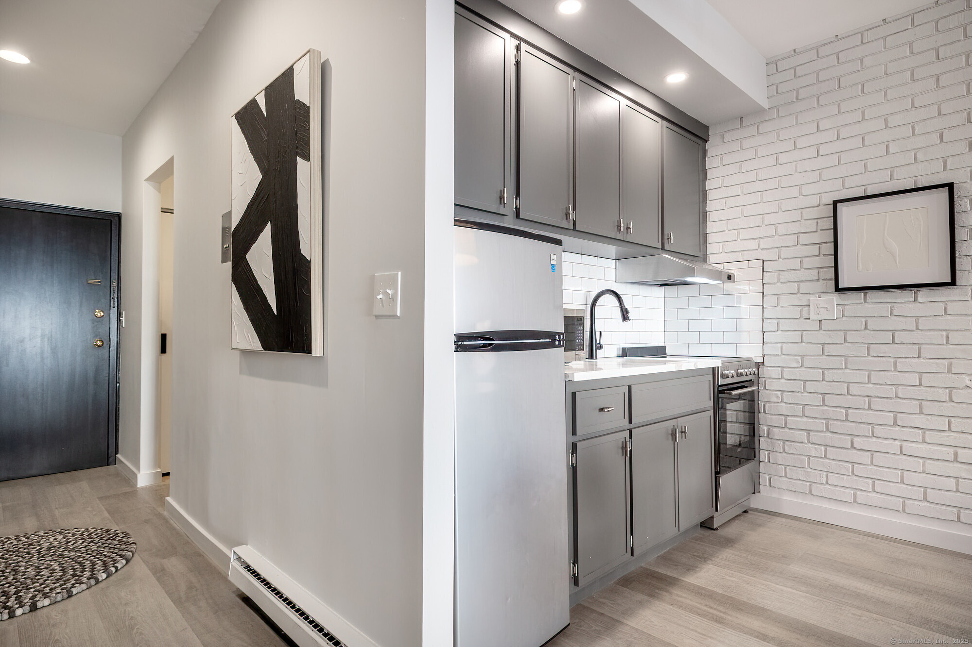 94 Washington Street APT 6