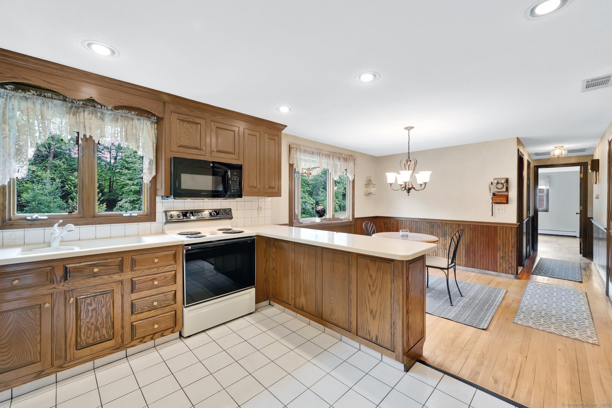111 Raymond Road, Windsor Locks, Connecticut image 9