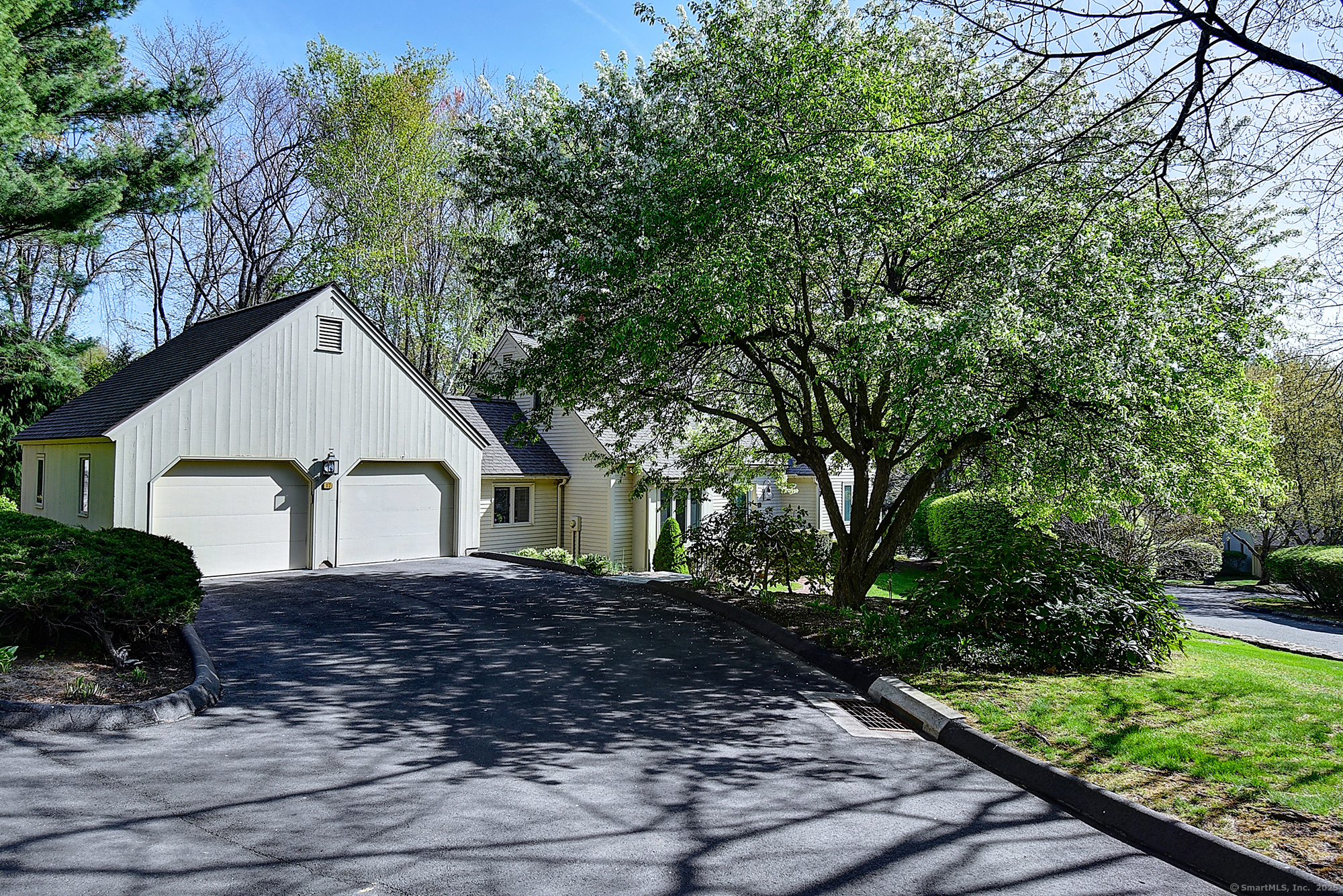 189 Red Stone Hill #17, Bristol, Connecticut image 4