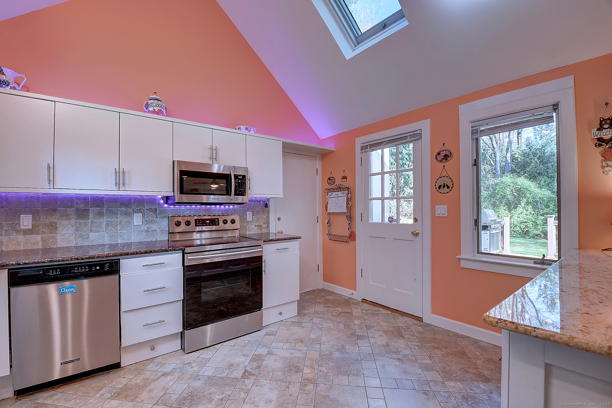 189 Red Stone Hill #17, Bristol, Connecticut image 7