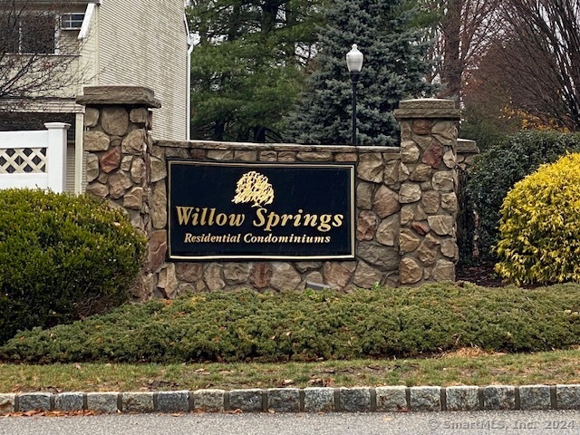 77 Willow Springs 77, New Milford, Connecticut - 2 Bedrooms  
1 Bathrooms  
4 Rooms - 