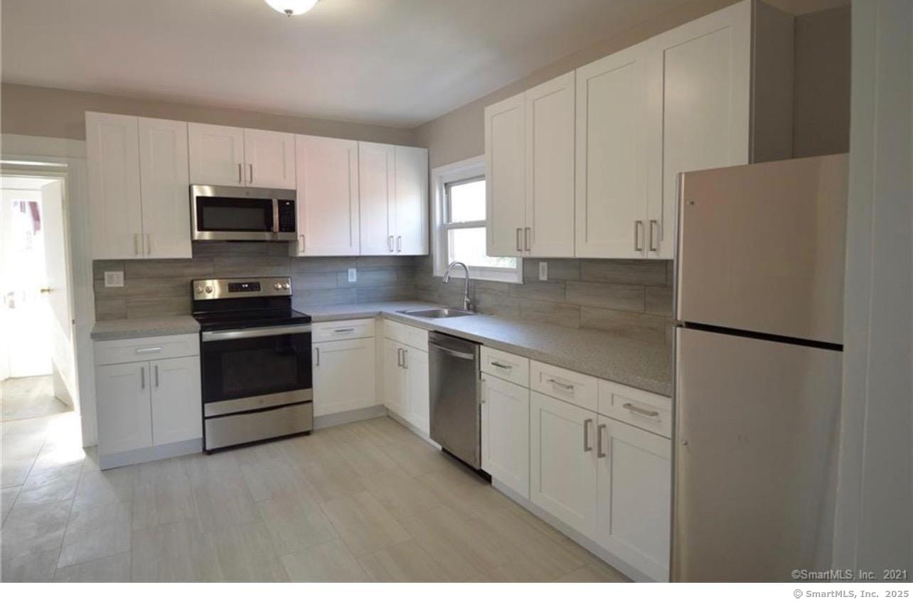 Rental Property at Carroll Avenue, Bridgeport, Connecticut - Bedrooms: 2 
Bathrooms: 1 
Rooms: 5  - $2,050 MO.