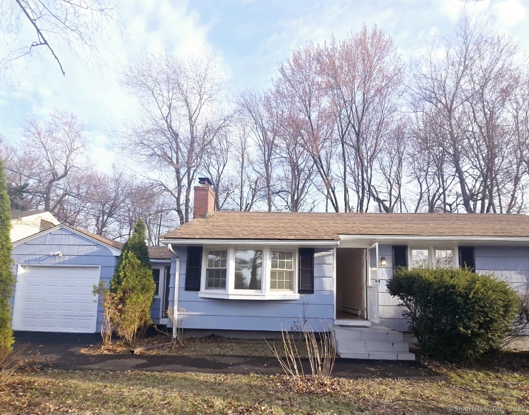Beechwood Road, West Hartford, Connecticut - 3 Bedrooms  
2 Bathrooms  
5 Rooms - 