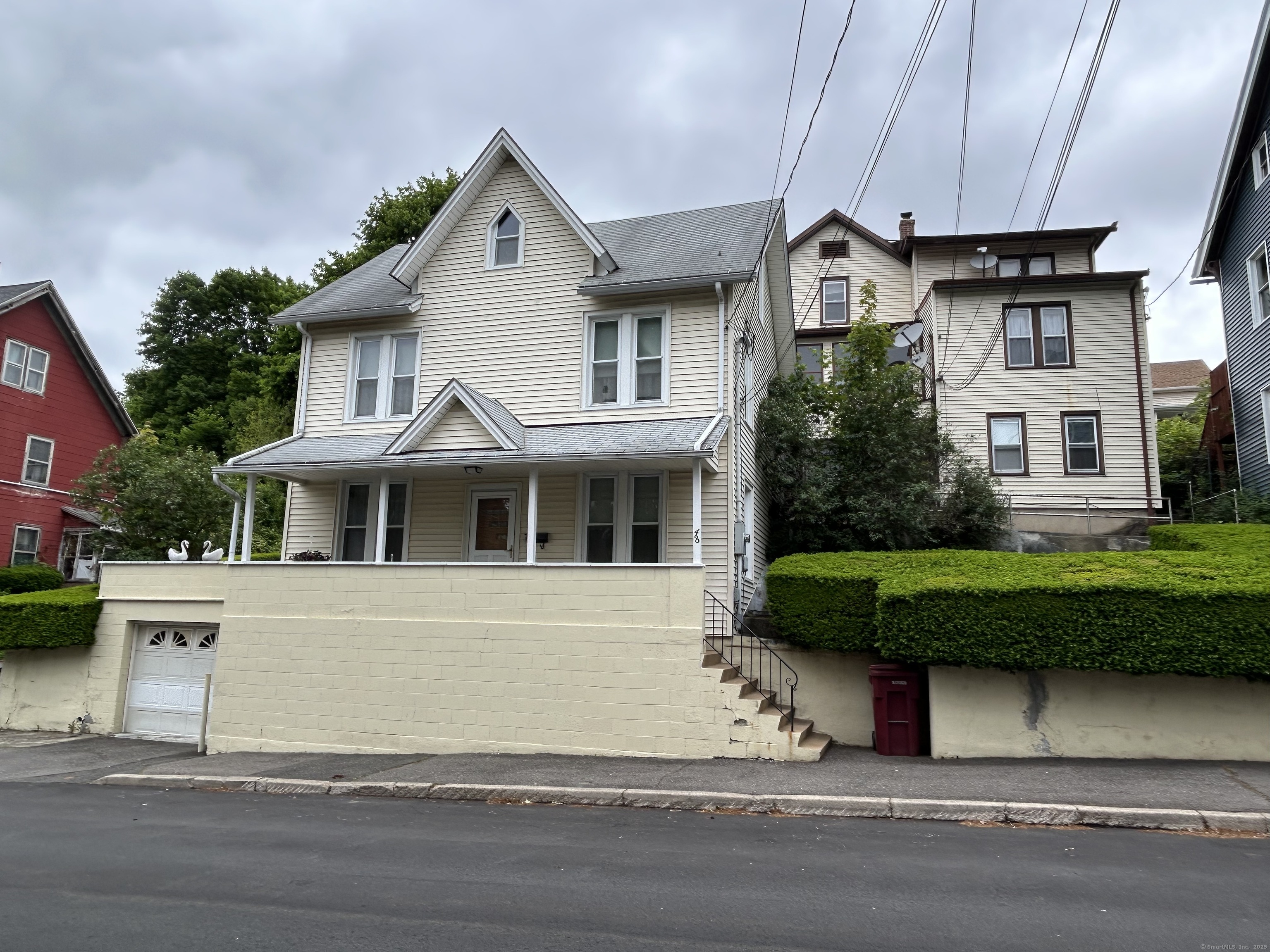 Property for Sale at Anderson Street, Naugatuck, Connecticut - Bedrooms: 9 
Bathrooms: 4 
Rooms: 20  - $575,000