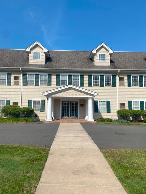 Condo For Sale - 380 Main Street #3<br/> Wallingford, CT 06492