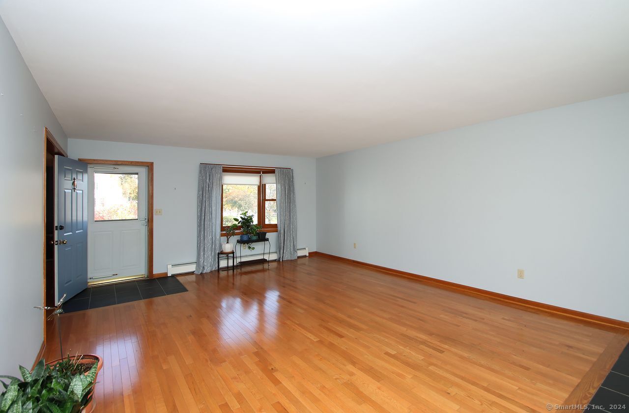 120 Homewood Avenue, North Haven, Connecticut image 4