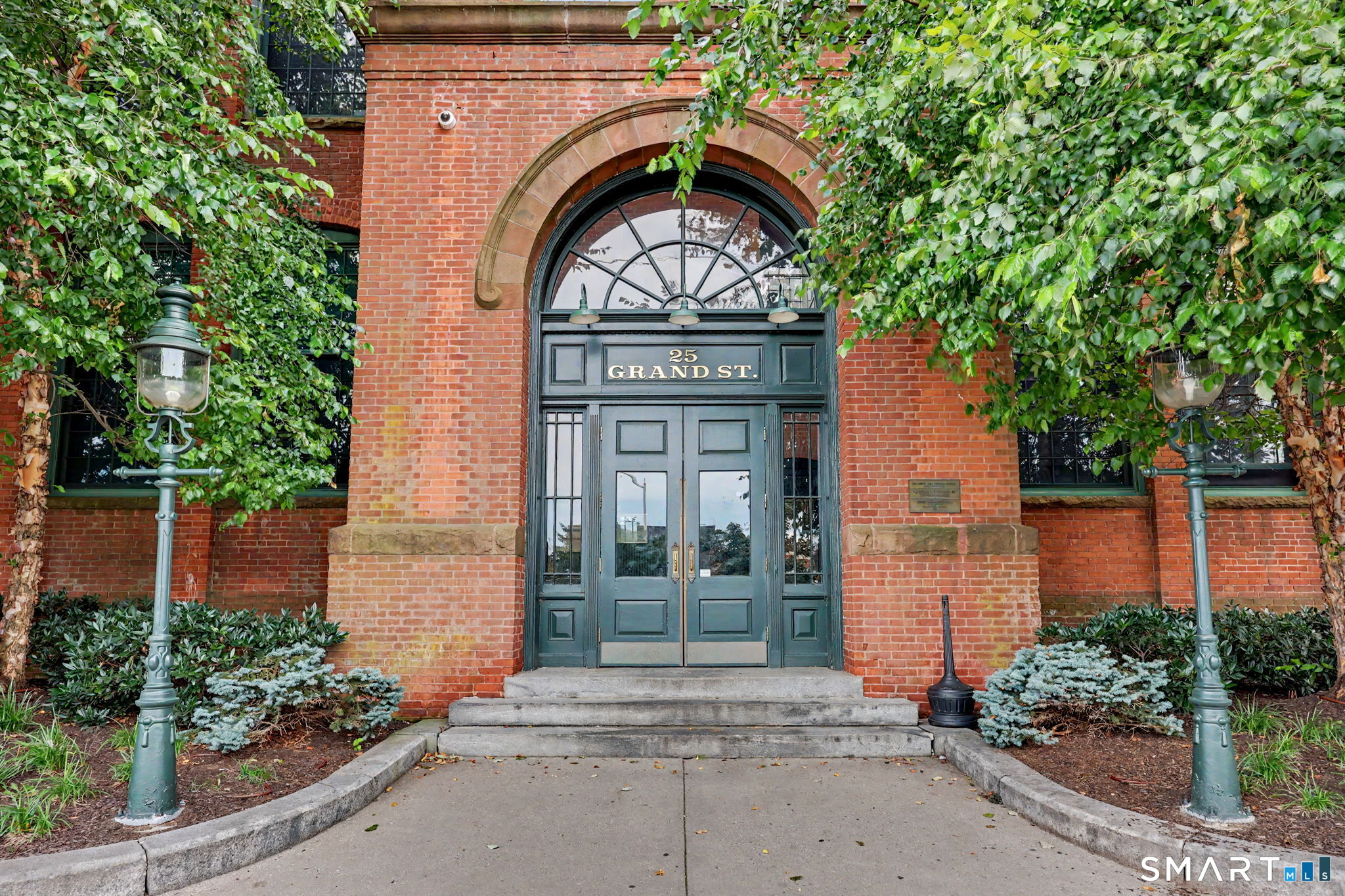 25 Grand Street 158