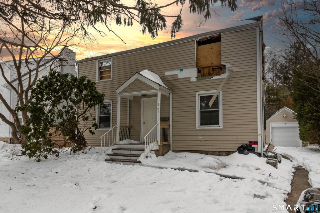 Photo of 263 Oaklawn Avenue, Stamford, CT 06905 (MLS # 24153696)