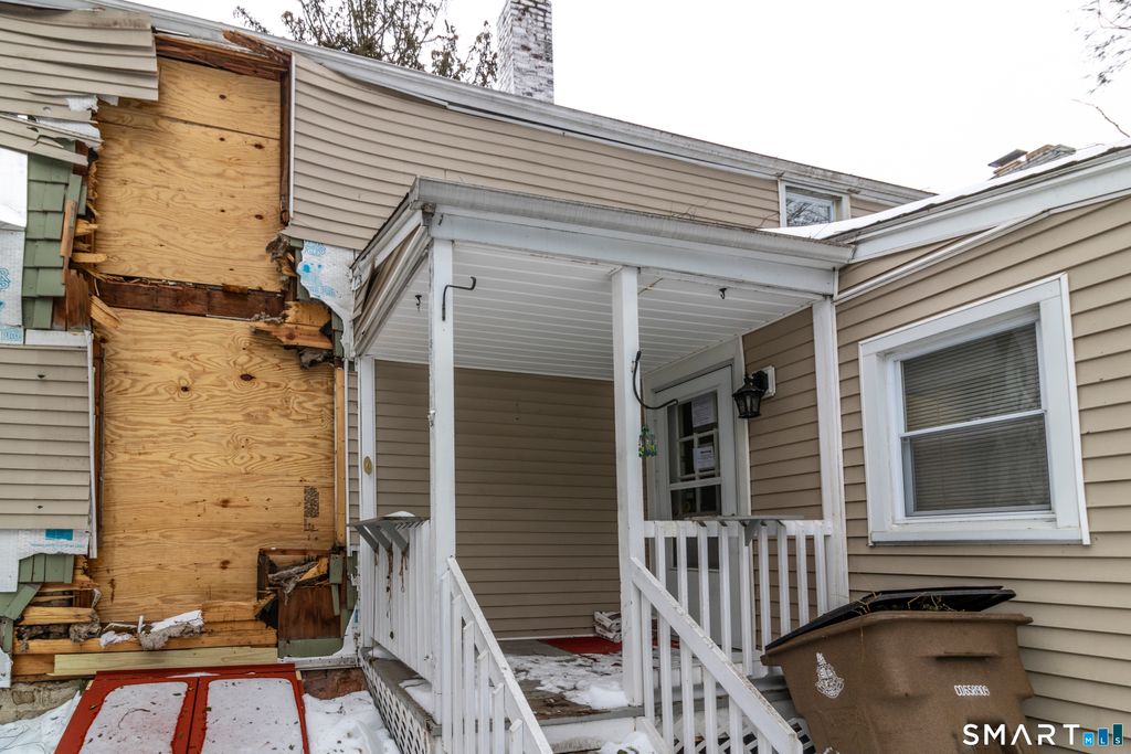 Photo of 263 Oaklawn Avenue, Stamford, CT 06905 (MLS # 24153696)