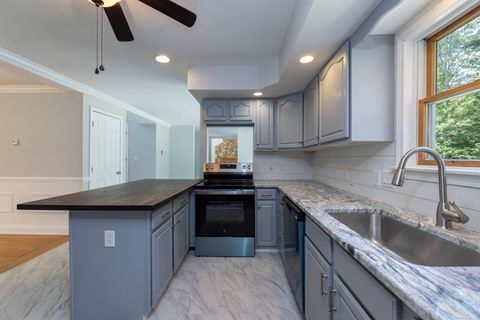 Tiny photo for 101 Center Road, Woodstock, CT 06281 (MLS # 24144460)