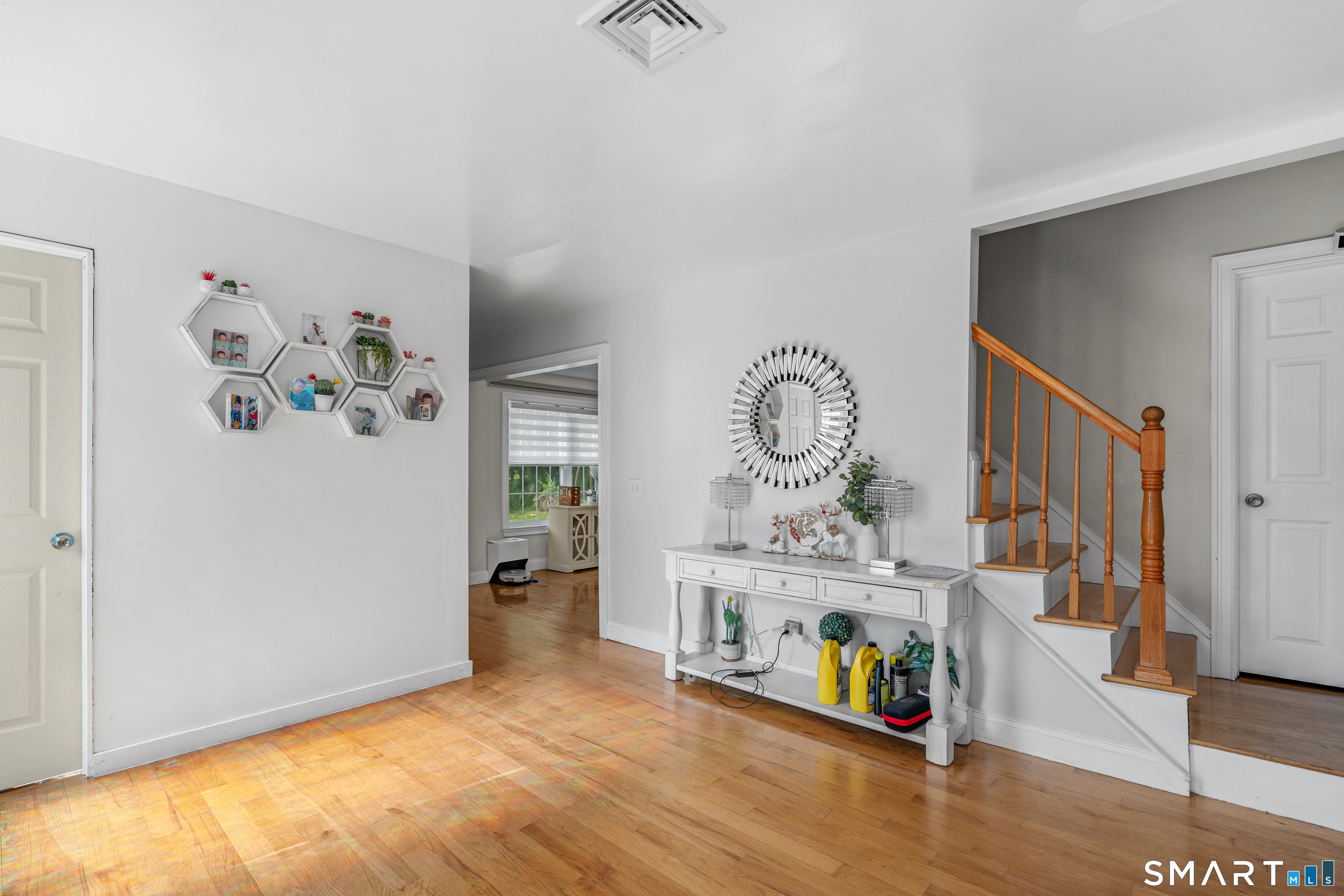 42 White Avenue