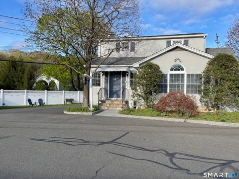 Condo For Rent - 31 Ledge Avenue #2<br/> New Canaan, CT 06840