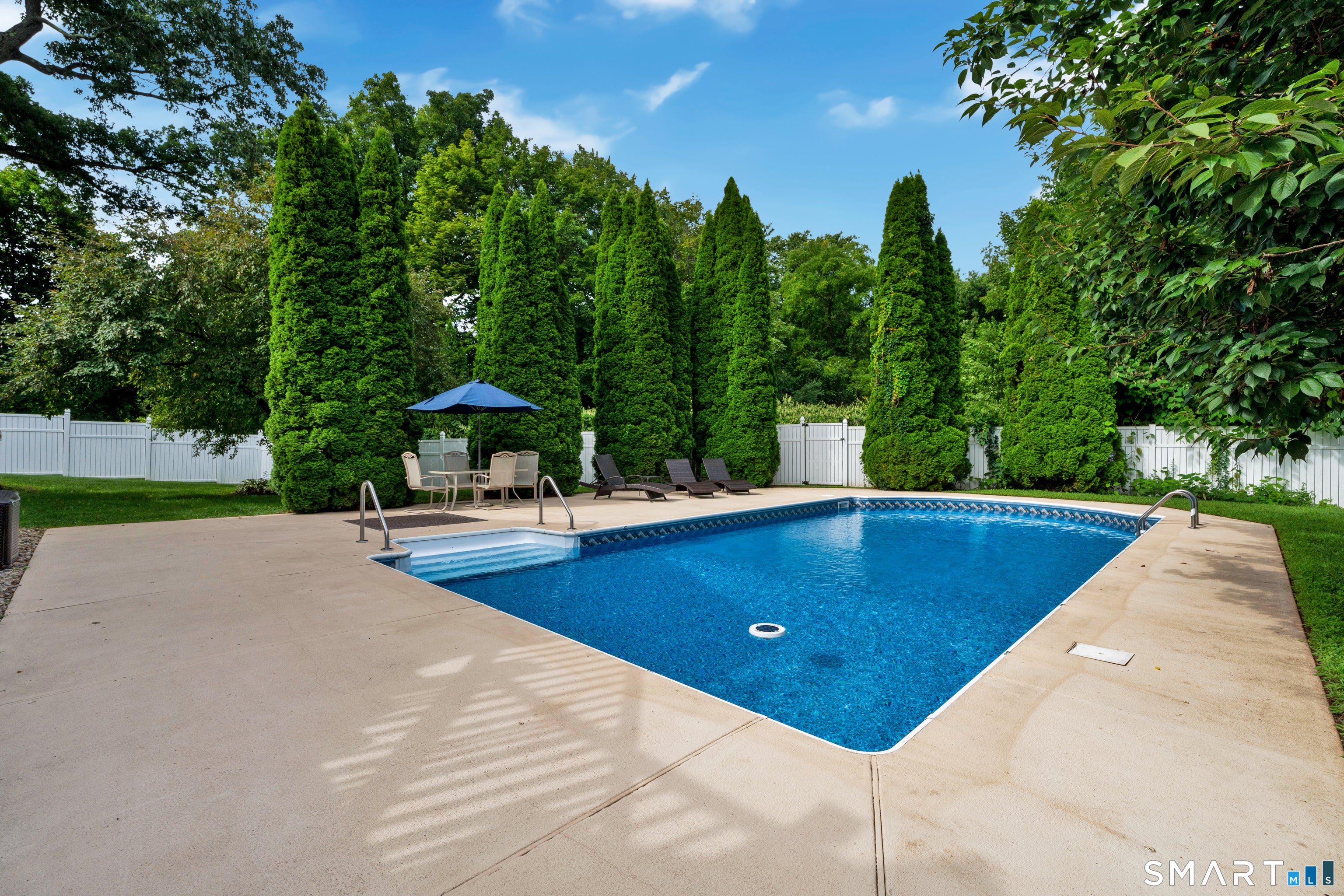 31 Stone Hedge Drive
