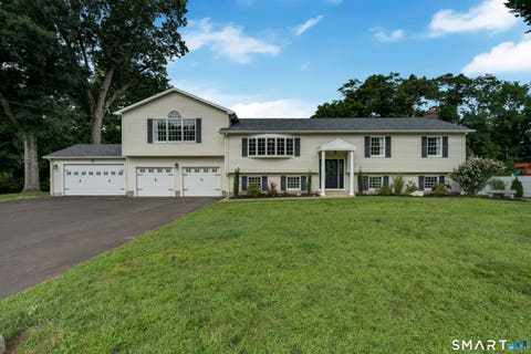 Photo of 31 Stone Hedge Drive, North Haven, CT 06473 (MLS # 24167036)