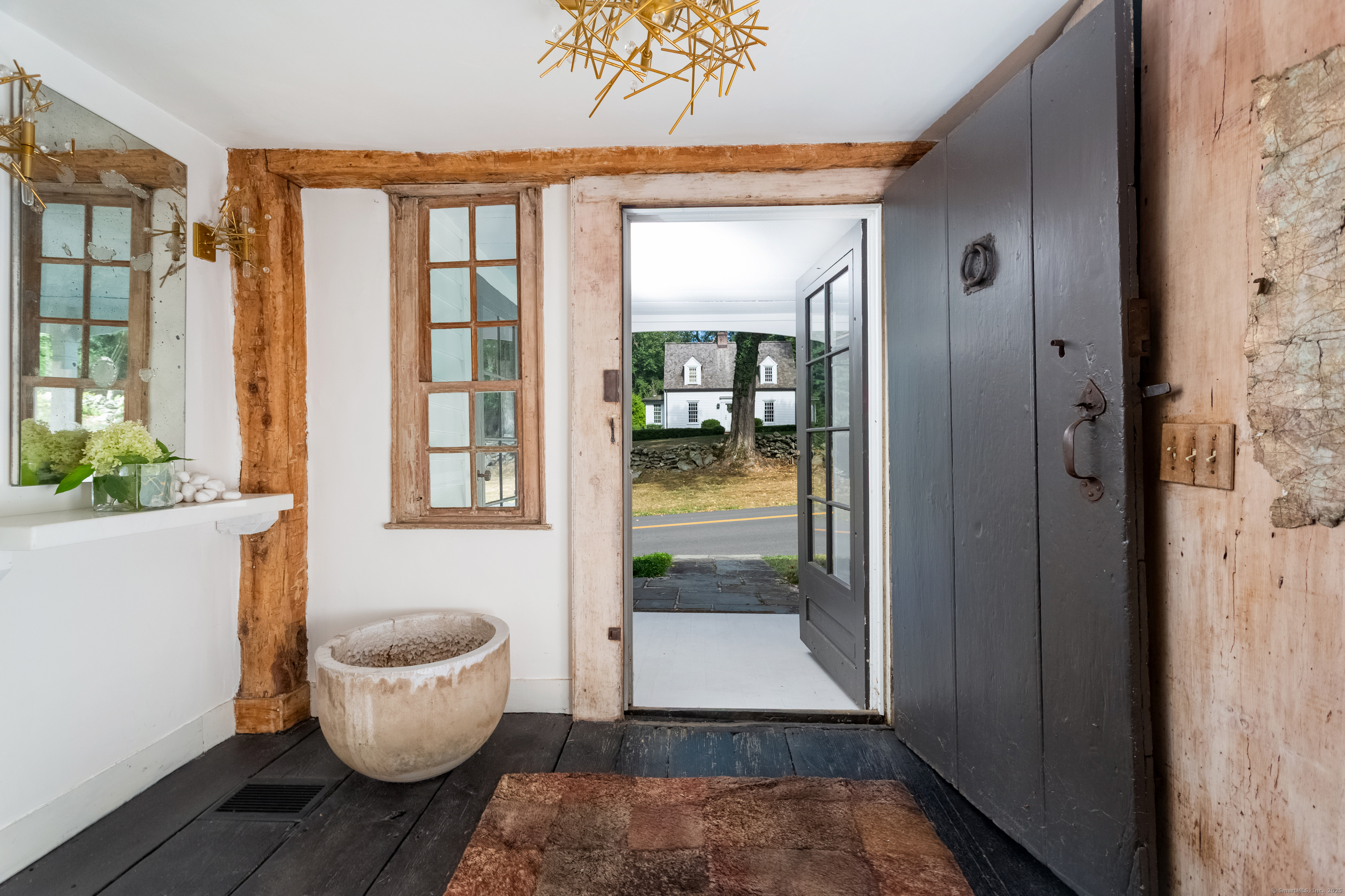 Fairfield, Connecticut 06890, United States, 2 Bedrooms Bedrooms, ,2 BathroomsBathrooms,Residential,Active,206227