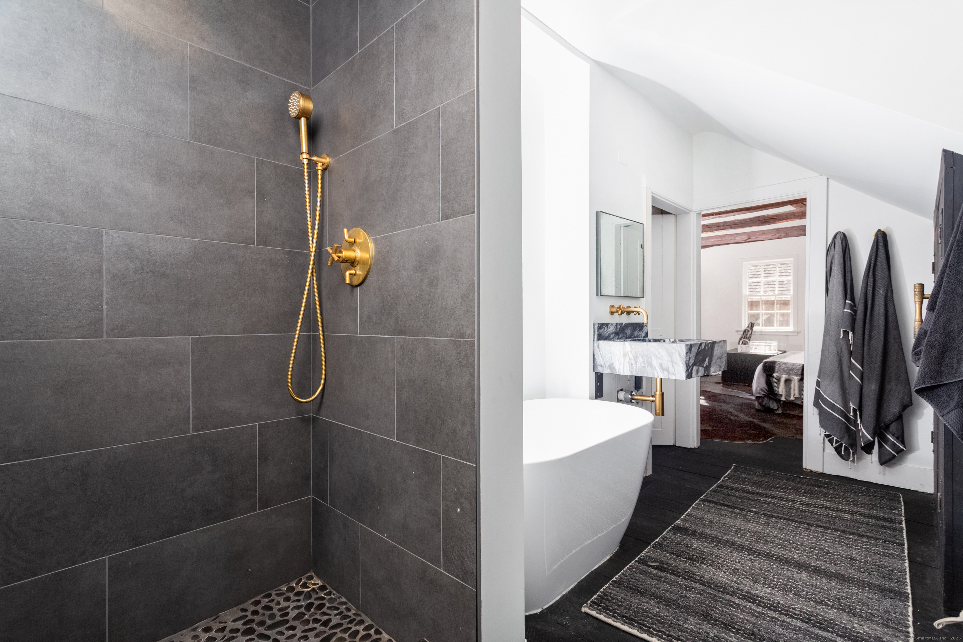 Fairfield, Connecticut 06890, United States, 2 Bedrooms Bedrooms, ,2 BathroomsBathrooms,Residential,Active,206227