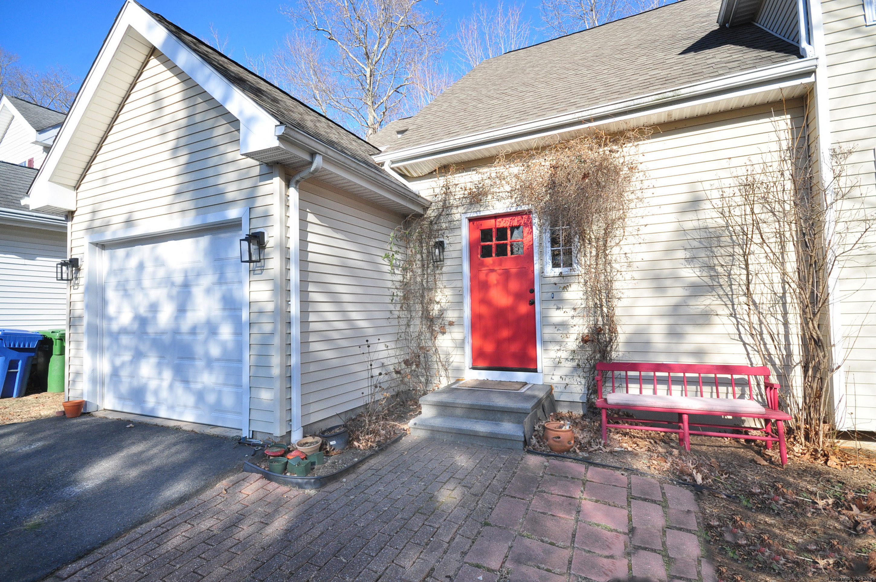 Property for Sale at Old Line Lane 24, Canton, Connecticut - Bedrooms: 3 
Bathrooms: 2 
Rooms: 5  - $307,000