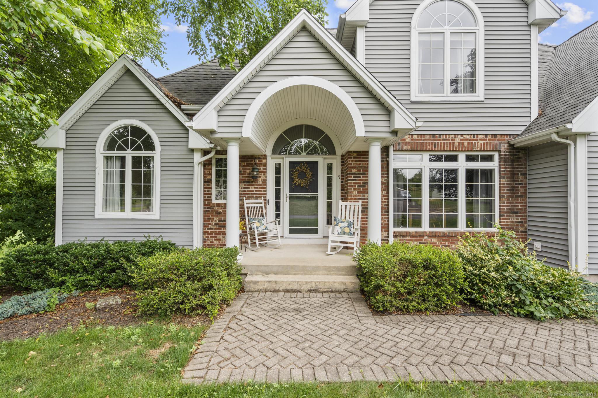 5 Knoll Lane