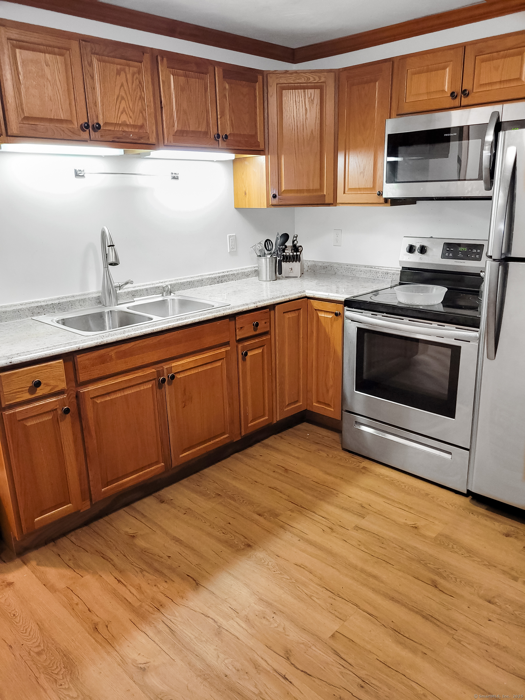 1 Armstrong Court, Norwalk, Connecticut image 8