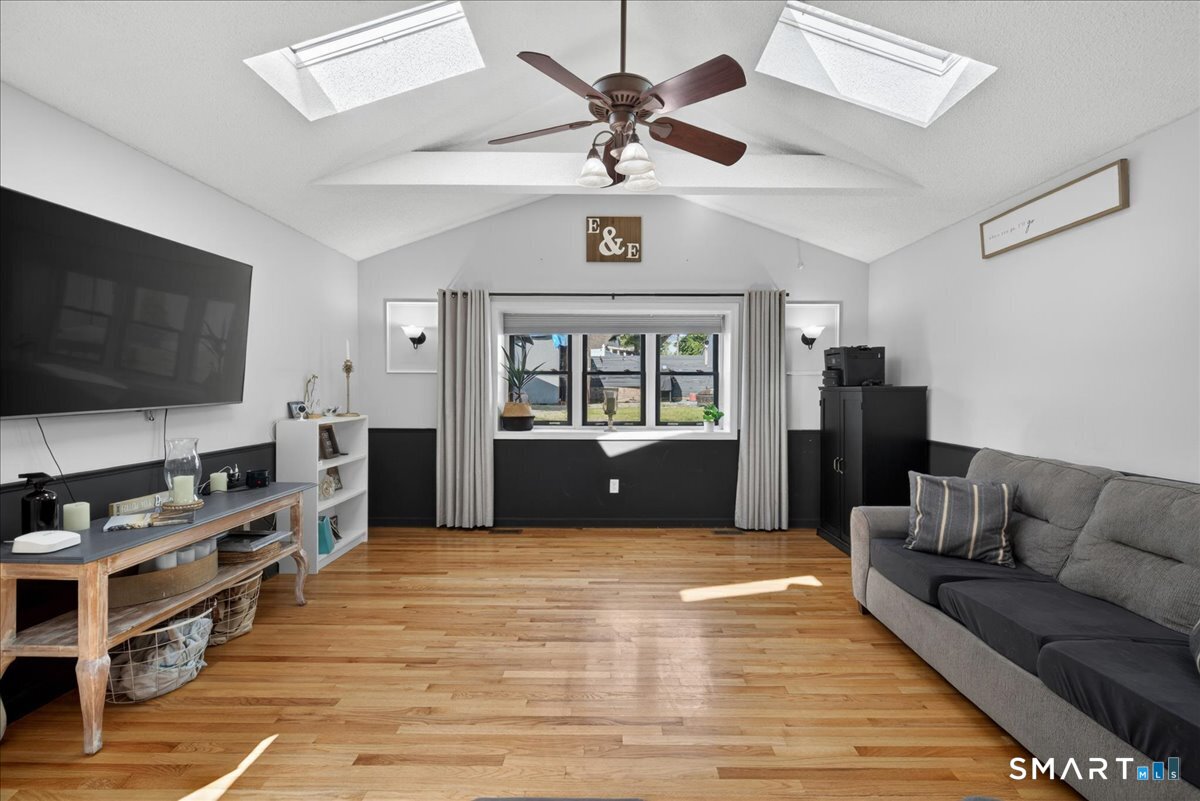 407 Short Beach Road