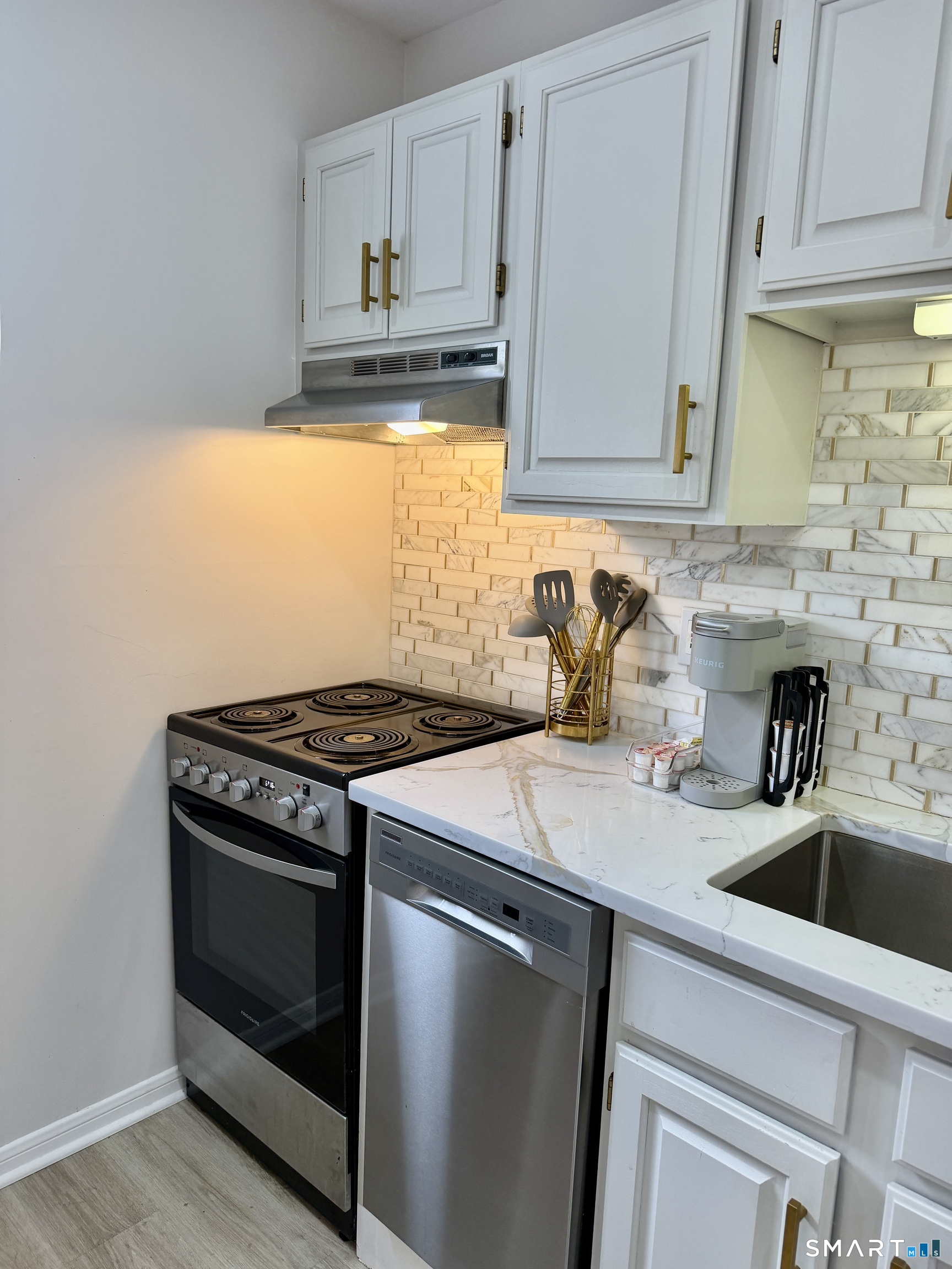 1621 Old Pond Lane 1621