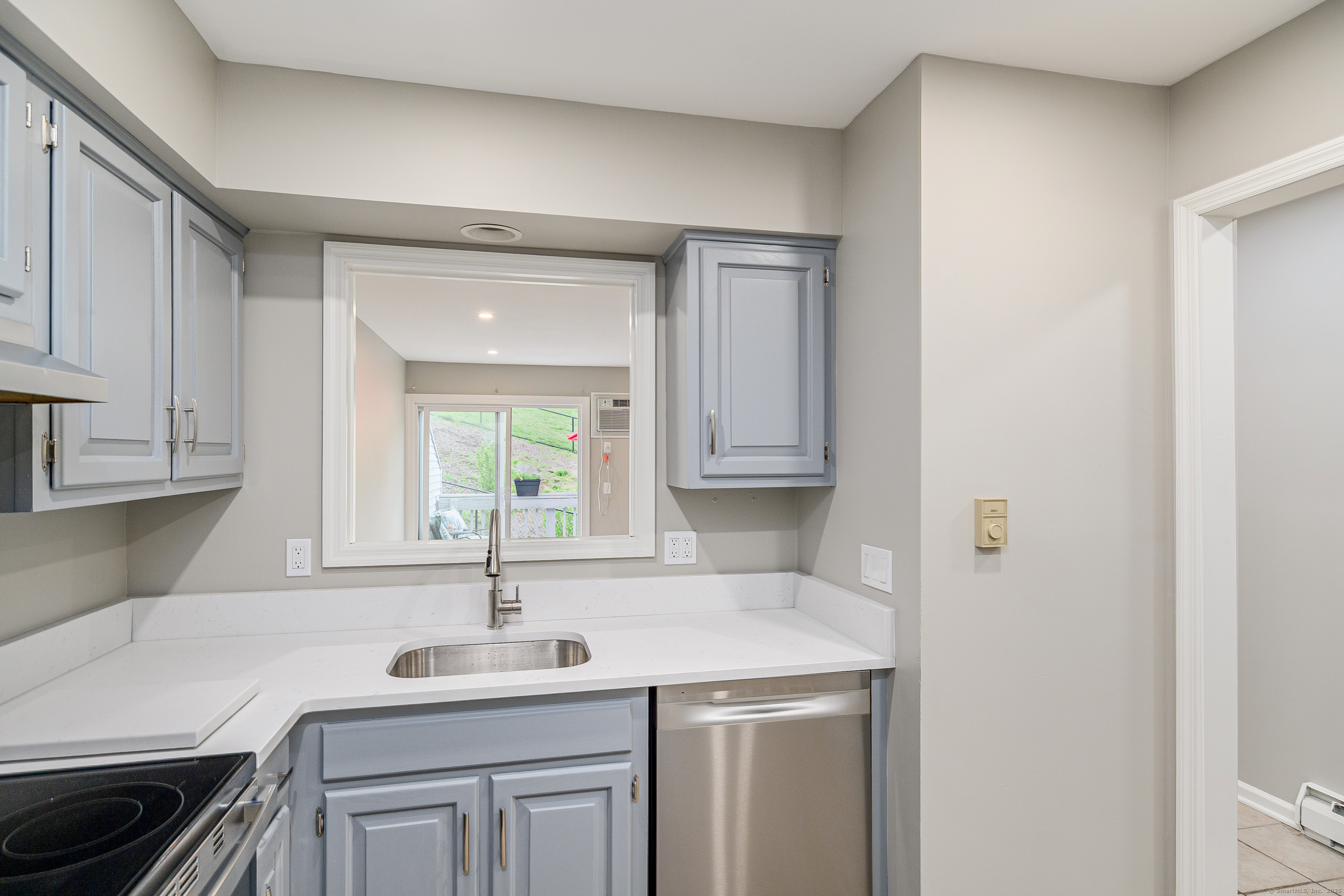 55 Mill Plain Road #34-14, Danbury, Connecticut image 4