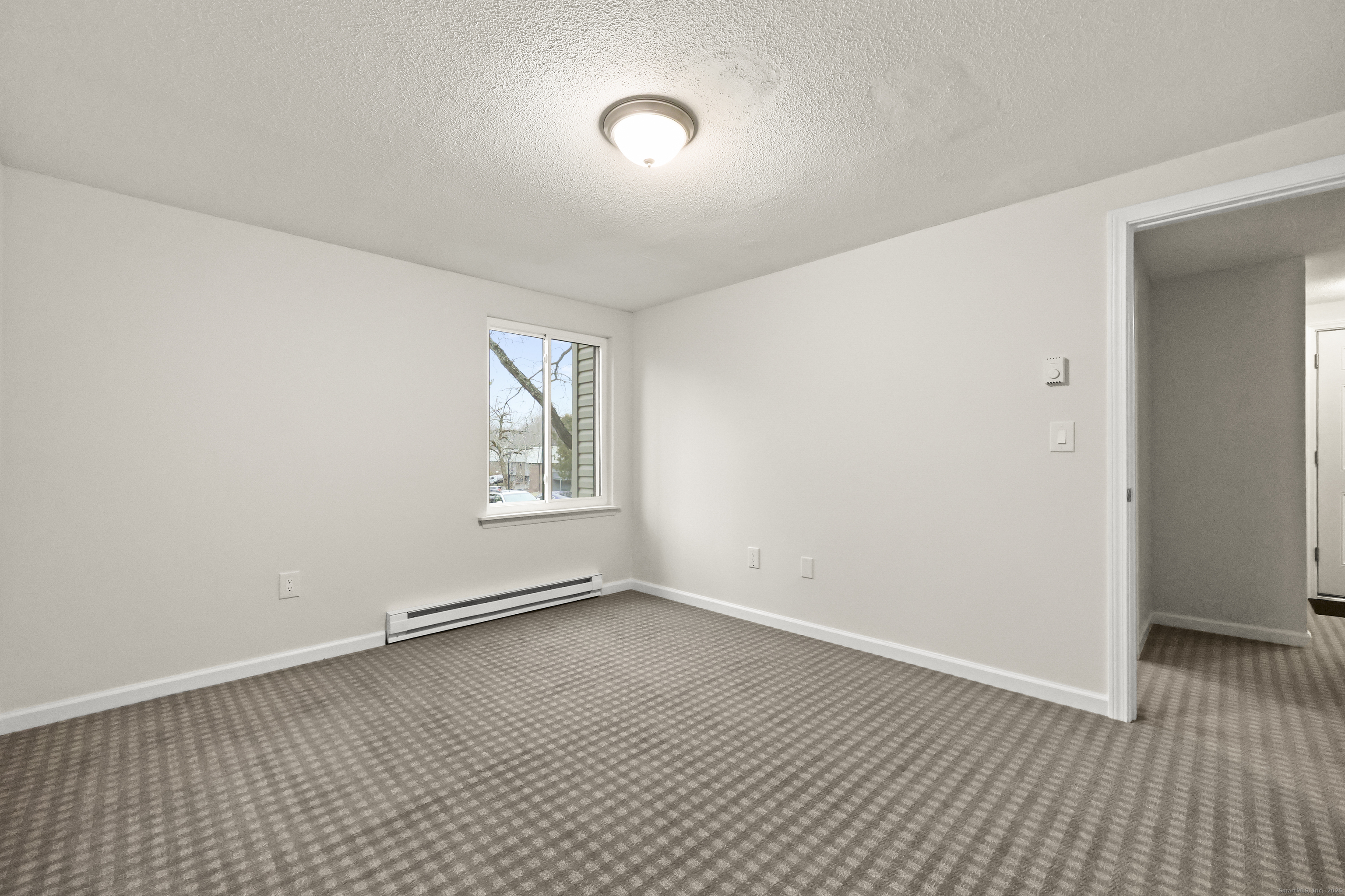 Middletown, Connecticut 06457, United States, 2 Bedrooms Bedrooms, ,1 BathroomBathrooms,Residential,Active,248031