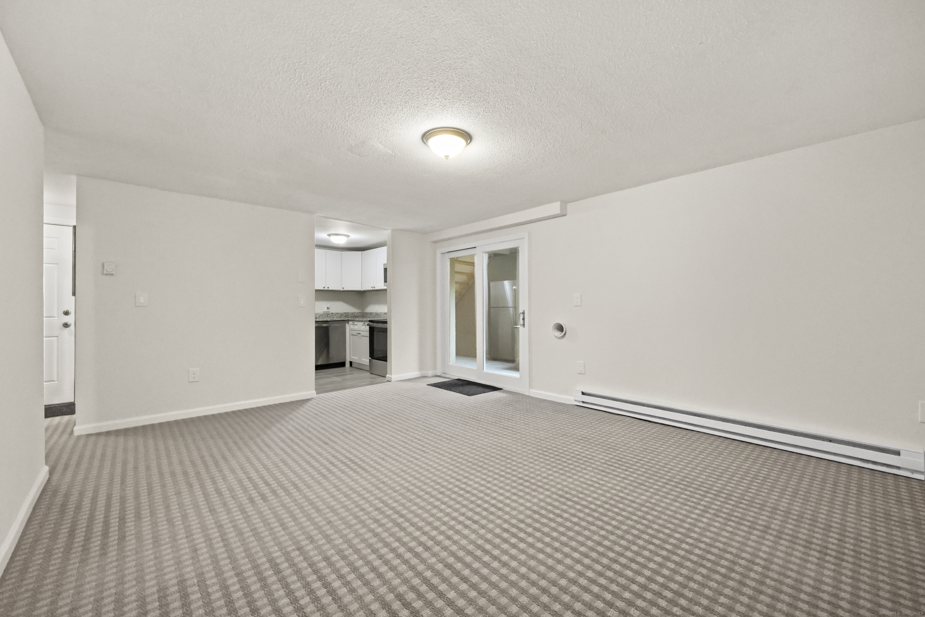 Middletown, Connecticut 06457, United States, 2 Bedrooms Bedrooms, ,1 BathroomBathrooms,Residential,Active,248031