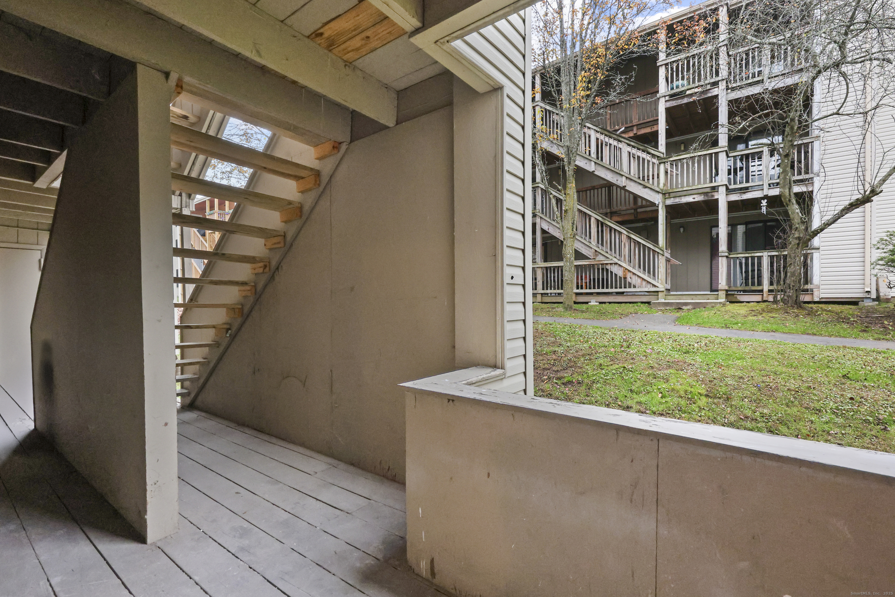 Middletown, Connecticut 06457, United States, 2 Bedrooms Bedrooms, ,1 BathroomBathrooms,Residential,Active,248031