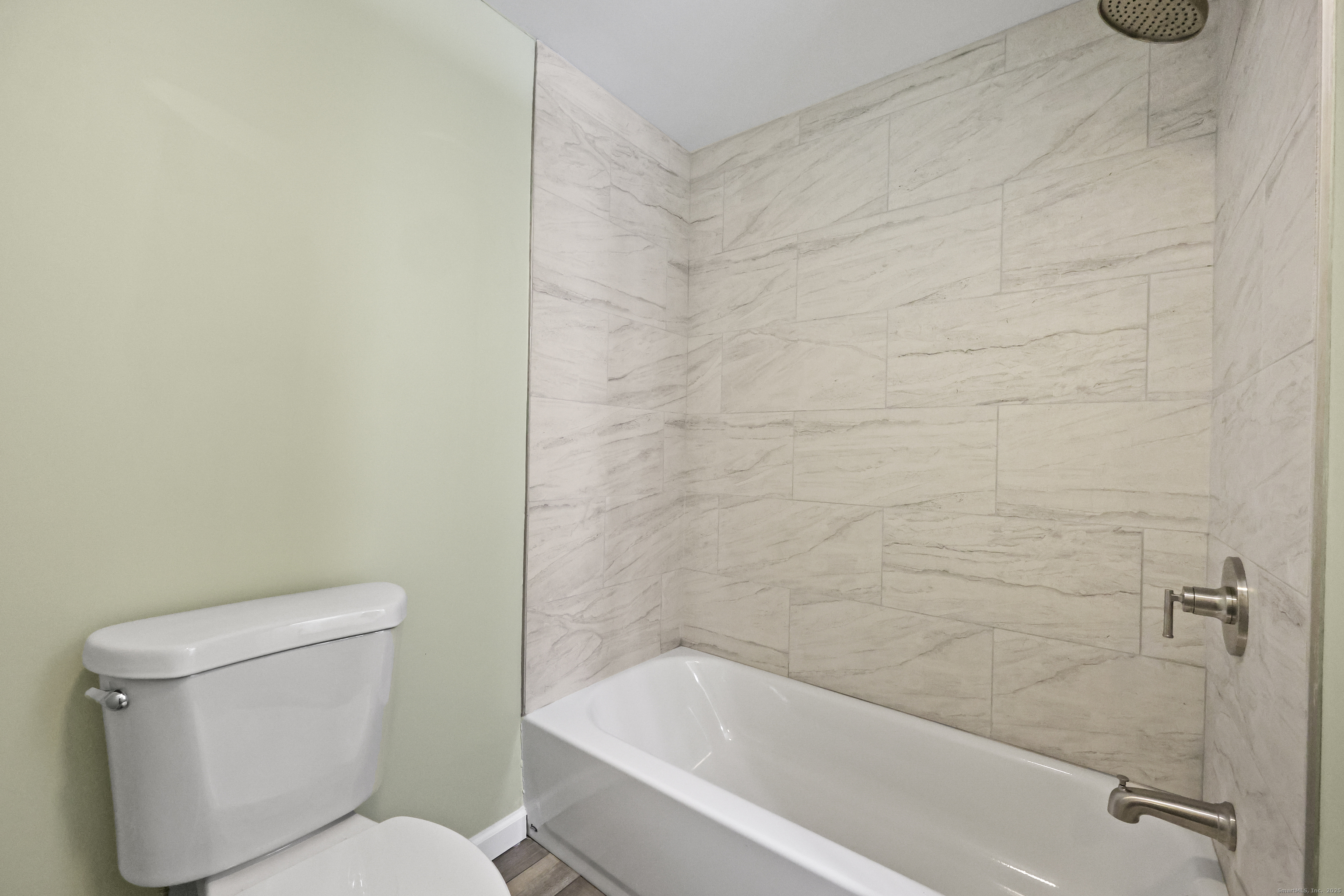 Middletown, Connecticut 06457, United States, 2 Bedrooms Bedrooms, ,1 BathroomBathrooms,Residential,Active,248031