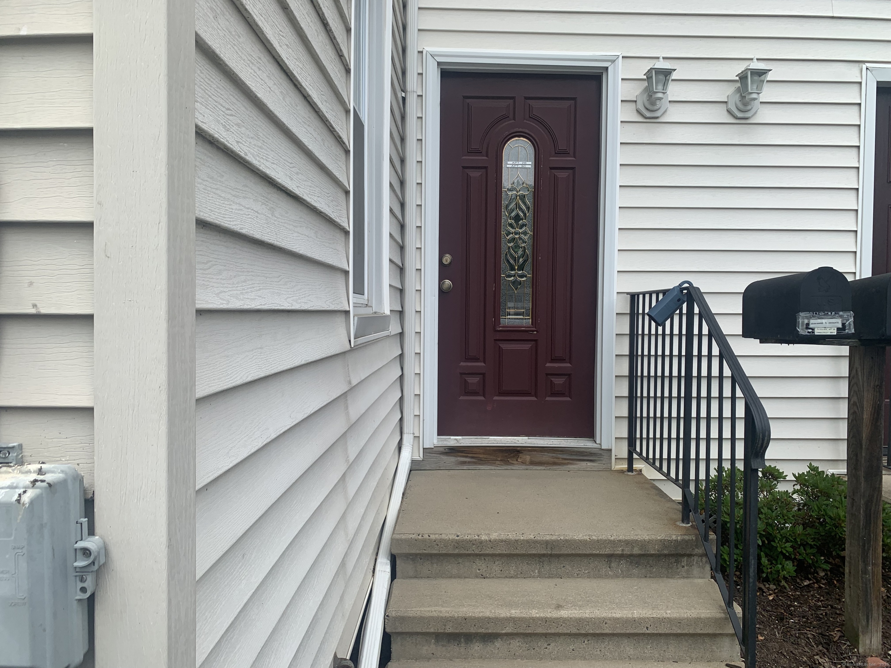 5th Avenue, Danbury, Connecticut - 2 Bedrooms  
1 Bathrooms  
4 Rooms - 